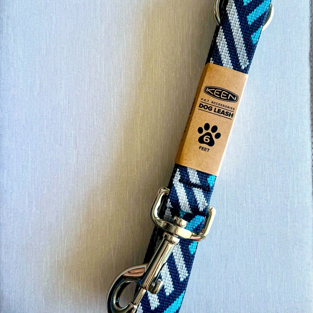 KEEN Dog Leash - 6 Feet, NEW! Made from recycled plastic bottles!